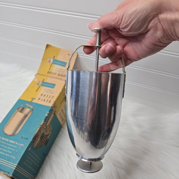 Vintage Donut Maker Maid of Honor Sears, Roebuck and Co Automatic Aluminum - Picture 3 of 8